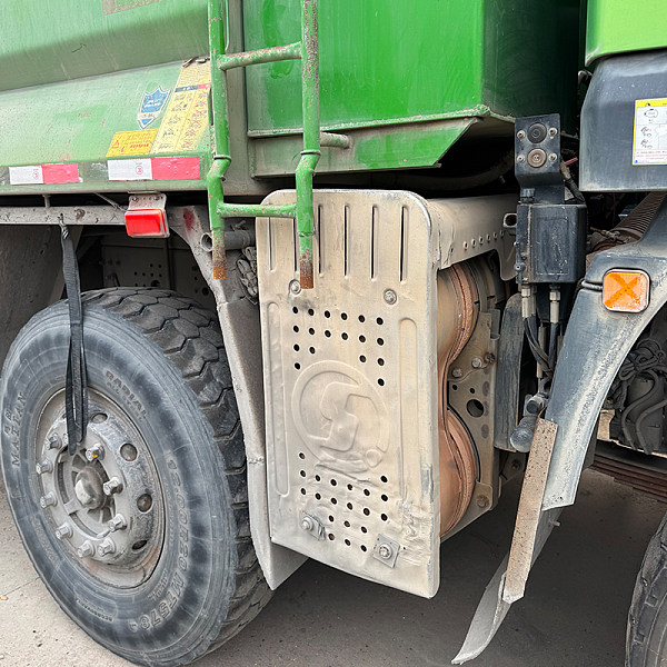 8x4 dump truck liansgahn