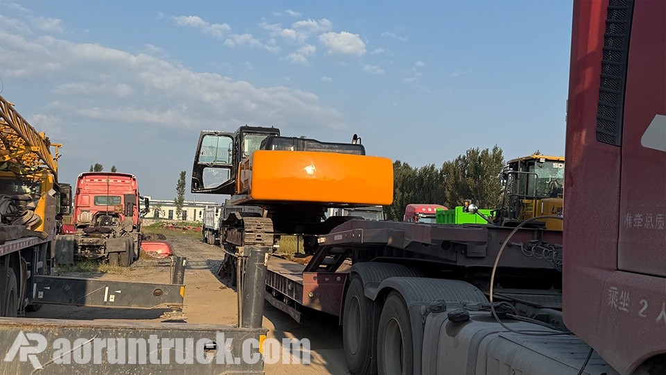 Large-scale mining excavator
