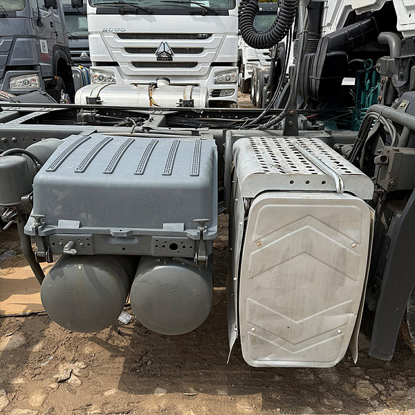 Shacman H3000 tractor for South America