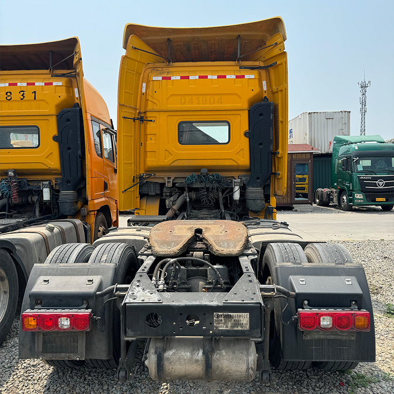Shcman X3000 4x2 Tractor Truck