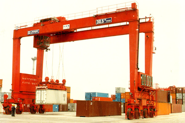 Wheel-type crane