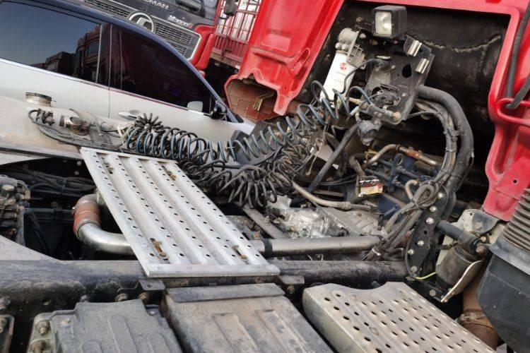 شاحنة جر Delong M3000S بقدرة 460hp وتكوين 6x4، ثنائية الدفع، شاحنة جر Weichai مستعملة.