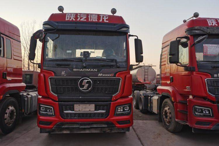 شاحنة جر Delong M3000S بقدرة 460hp وتكوين 6x4، ثنائية الدفع، شاحنة جر Weichai مستعملة.