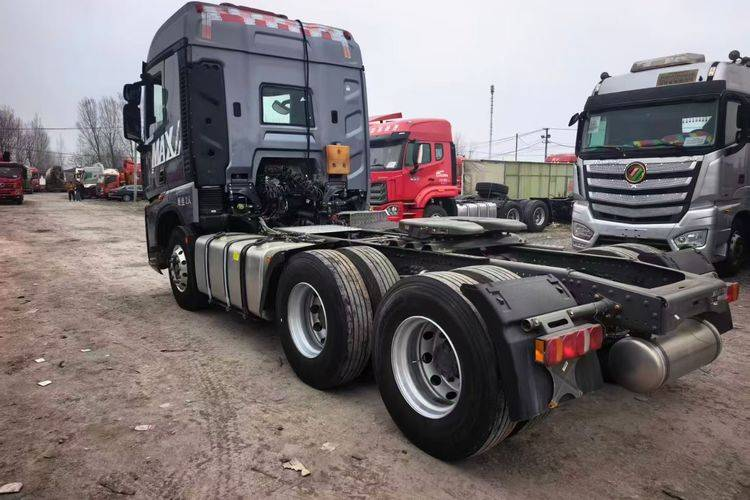 شاحنة HOWO Max الثقيلة، 480 حصان، وحدة جر 6x4، دفع مزدوج، وحدة جر MAN مستعملة.