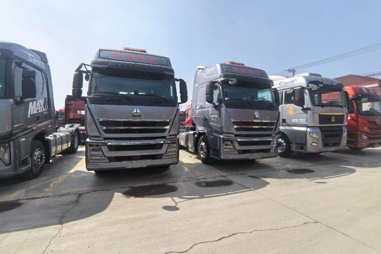 شاحنة Sinotruk HOWO TH7 الثقيلة، 540 حصان، وحدة جرار 4x2 (معيار الانبعاثات China VI)، محور أحادي، وحدة جرار Weichai مستعملة.