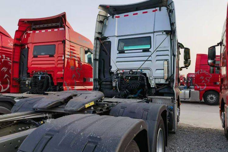 سينوتراك سيتراك C9H 14.6L ديزل 680hp 6x4 ZF ناقل حركة AMT أوتوماتيكي بـ 12 سرعات للجرار (معيار الانبعاثات الصيني السادس), دفع مزدوج, جرار ويشاي مستعمل.