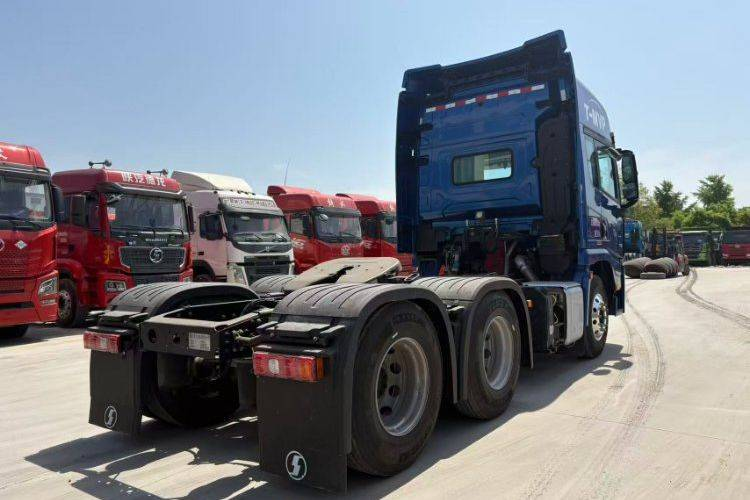 Delong X3000 Version allégée 440hp tracteur 6x4