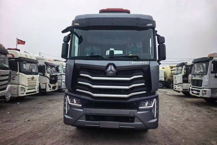 Camion lourd HOWO Max, 480 chevaux, tracteur 6x4, double entraînement, tracteur MAN d'occasion.