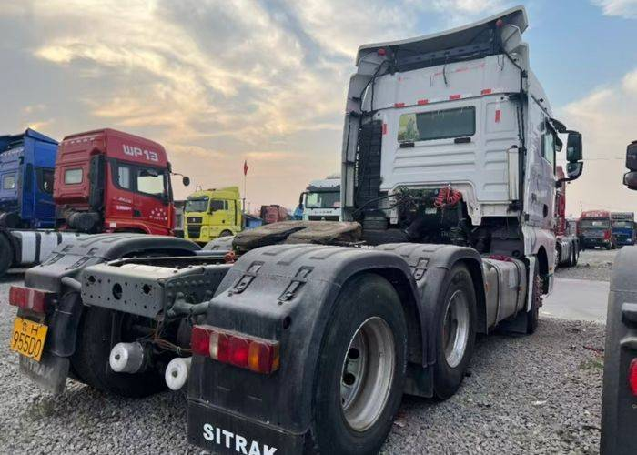 Sinotruk SITRAK C7H camion poids lourd, 540 hp, tracteur 6x4 (norme d'émission China V), double entraînement, tracteur MAN d'occasion.