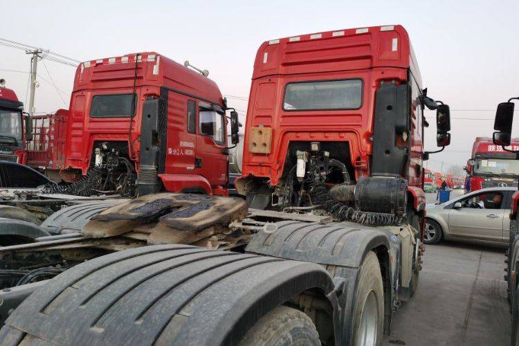 Caminhão trator Delong M3000S 460hp 6x4, tração dupla, caminhão trator usado Weichai.