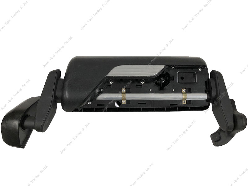 Rétroviseur droit à gauche