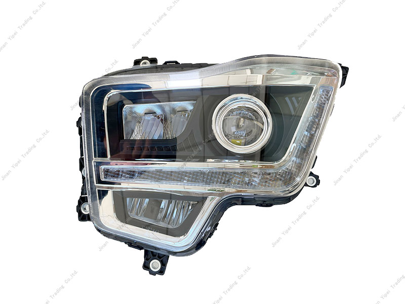 Farol dianteiro esquerdo (versão fumê)