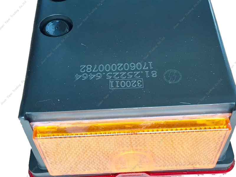 Conjunto do farol traseiro direito