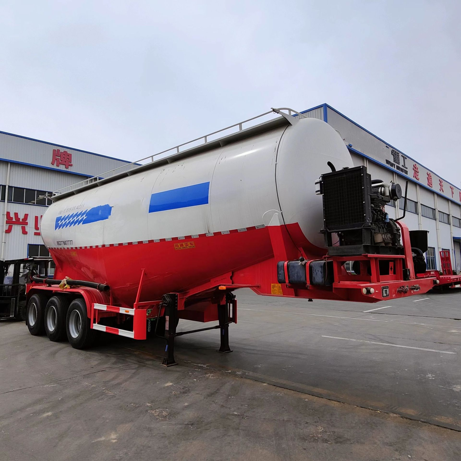 W Shape 60CBM Bulk Cement Tanker