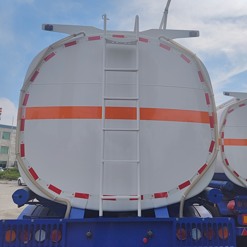 Tri Axle Oil Tanker Semi Trailer