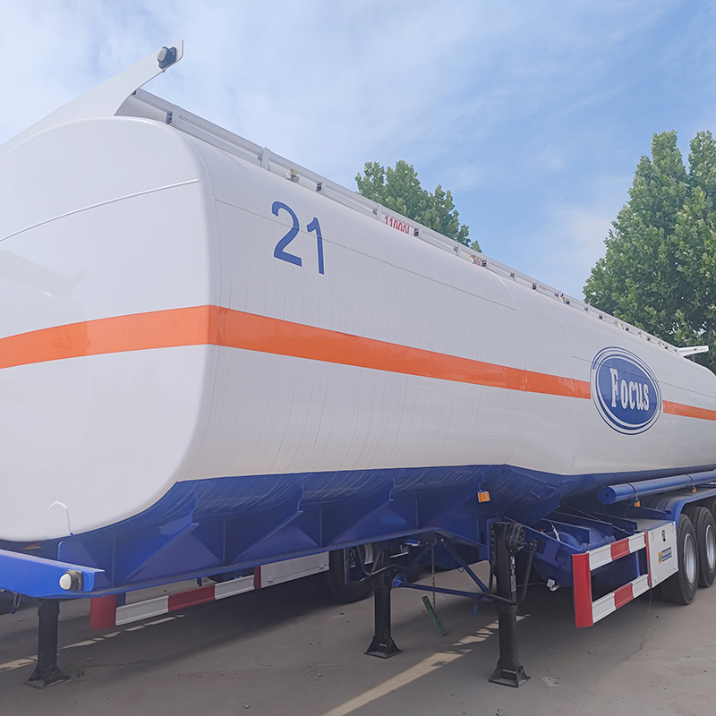 Tri Axle Oil Tanker Semi Trailer