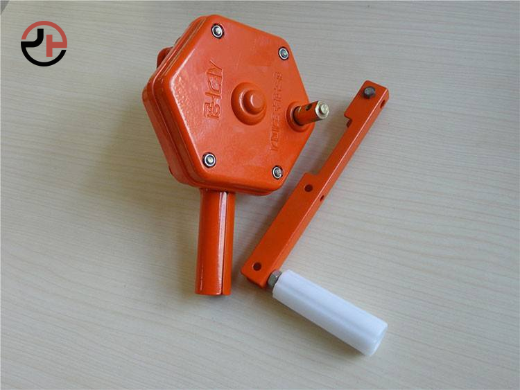 Manual film roller