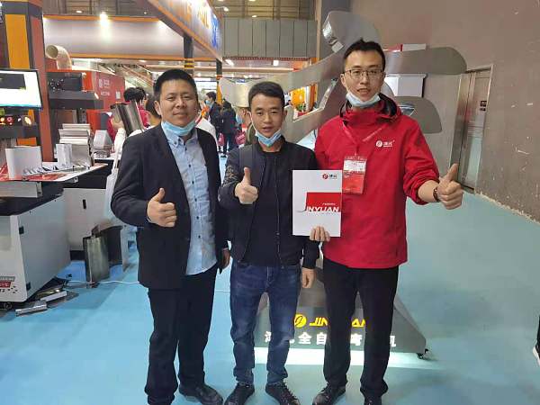 Foto de grupo de Tsumoto (48)