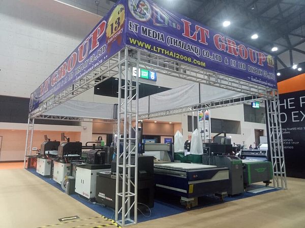 Chiang Mai Creations fabrica adornos de madera con máquinas de tallado CNC de Jinyuan.