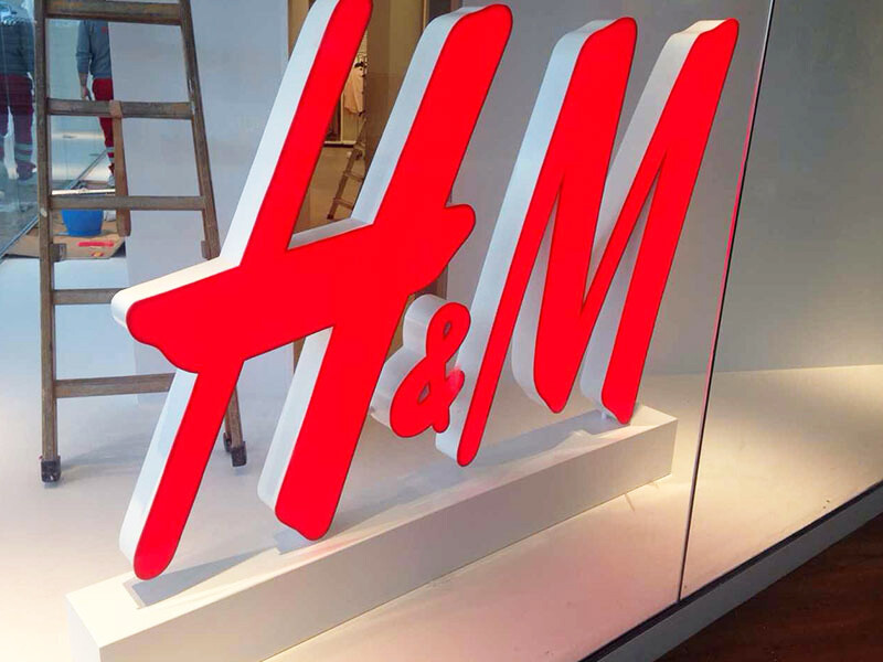 5 características imprescindibles de una plegadora de alto rendimiento para uso industrial