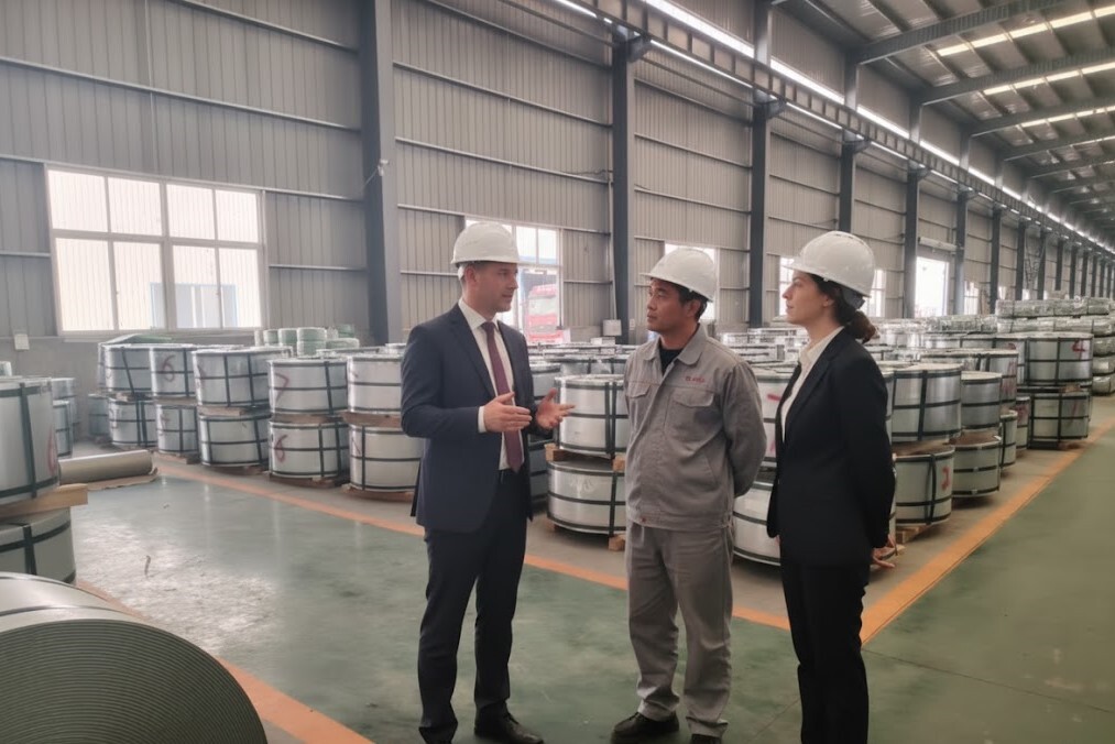 Distribuidores alemanes de productos metálicos visitaron Shandong Guoguan Metal Products Co., Ltd. para intercambiar ideas y discutir nuevas oportunidades de cooperación y desarrollo.