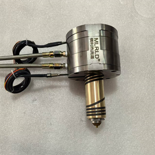 Single-point needle valve hot nozzle in the temperature control box