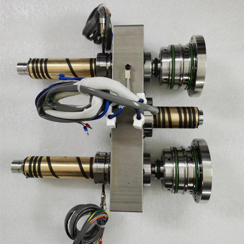 A 2-needle valve type hot runner VSE
