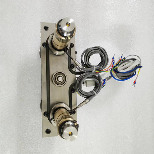 A 2-needle valve type hot runner VSE