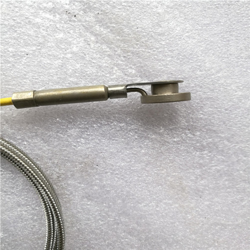 J Temperature-sensing split plate thermocouple