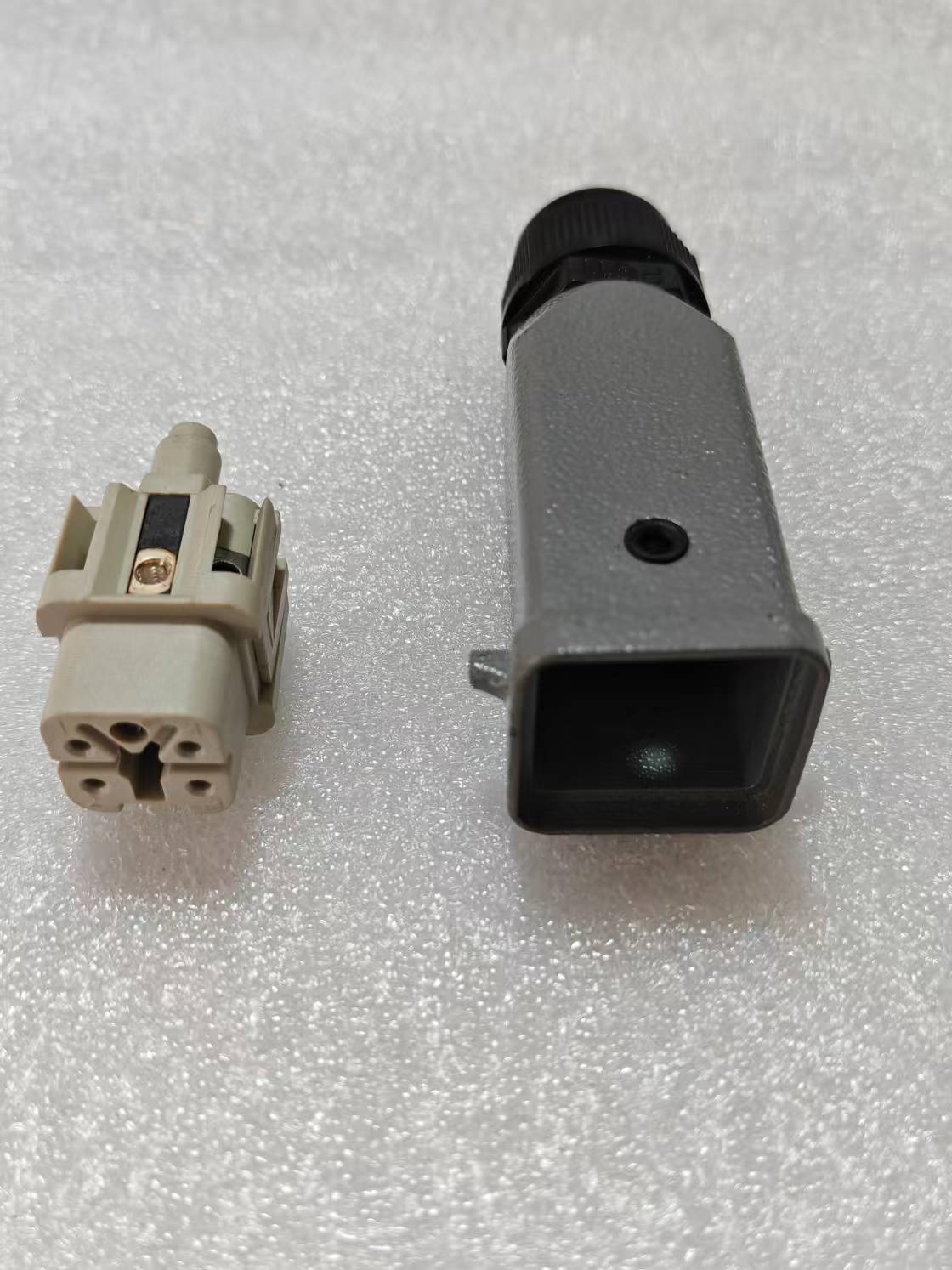 ML-24P Heavy duty connector 