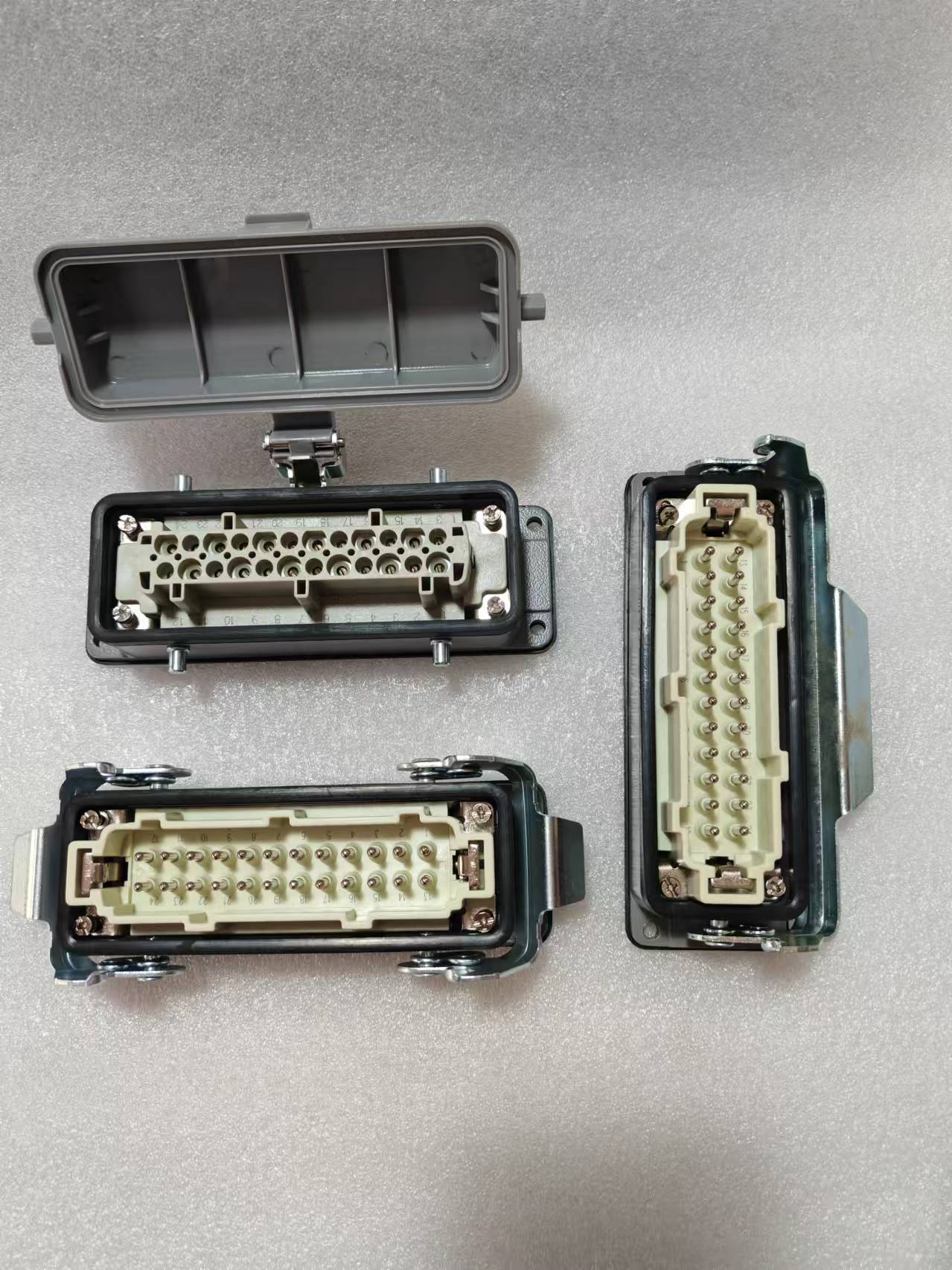 ML-24P Heavy duty connector 