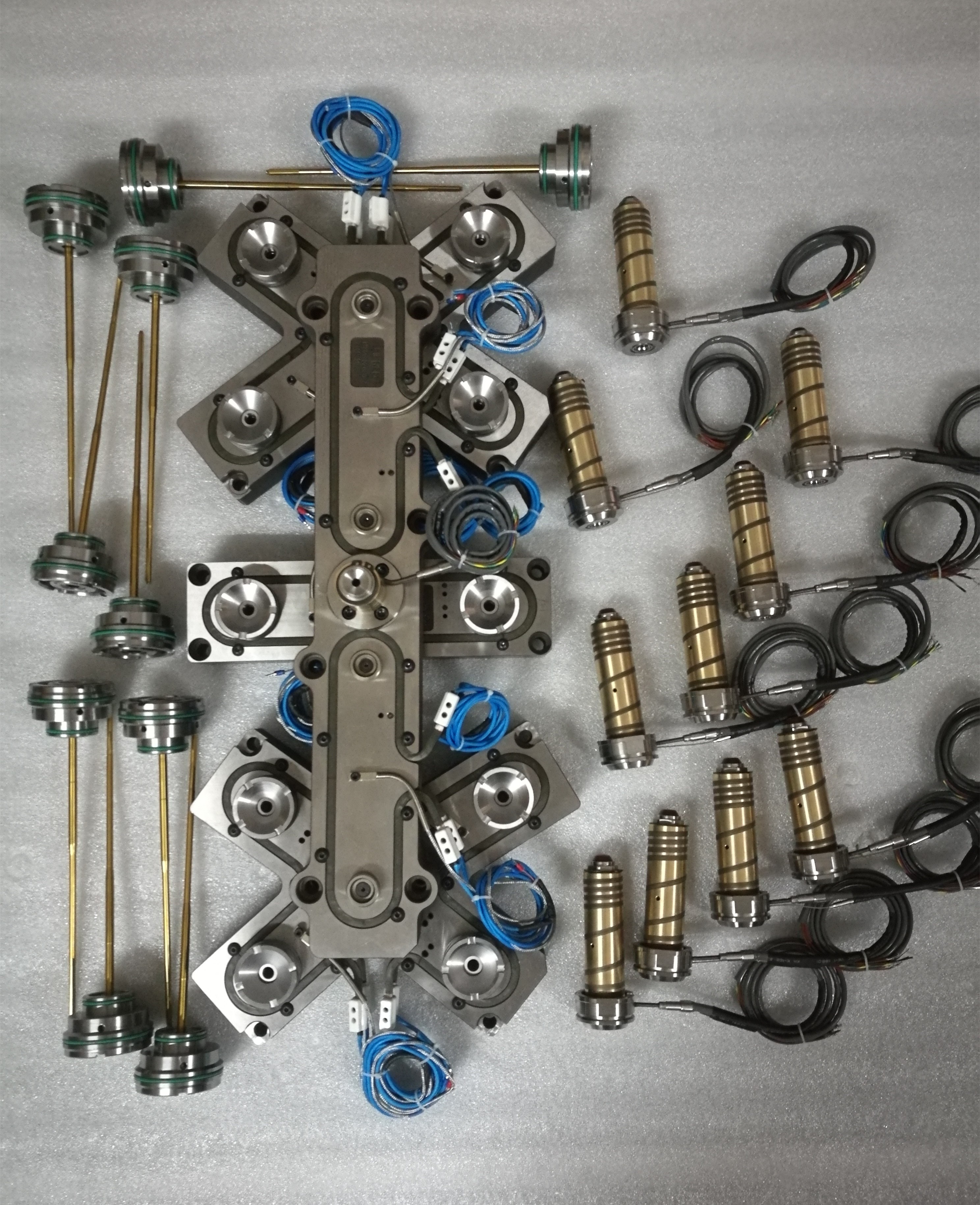 Multi-point needle valve