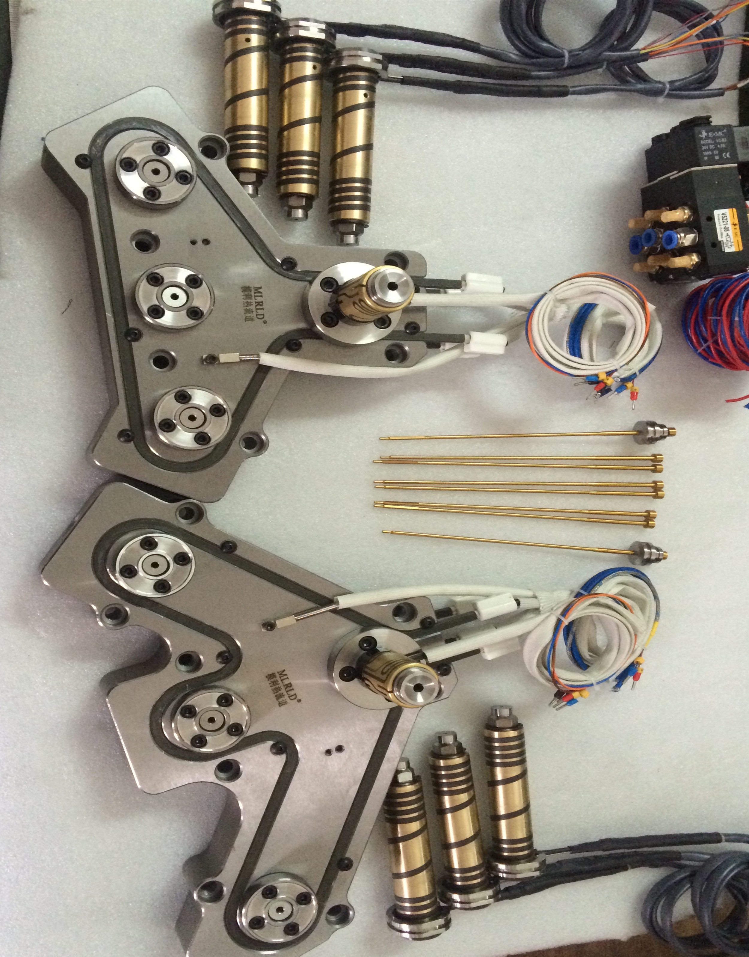Multi-point needle valve