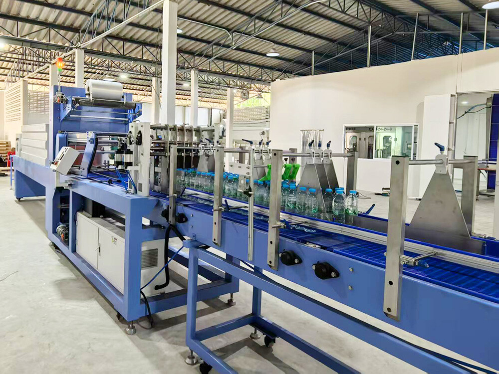 PE film shrink wrapping machine.jpg