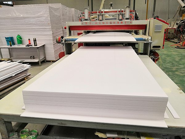 5f52d9bb5cced5b8b94300066d14634d