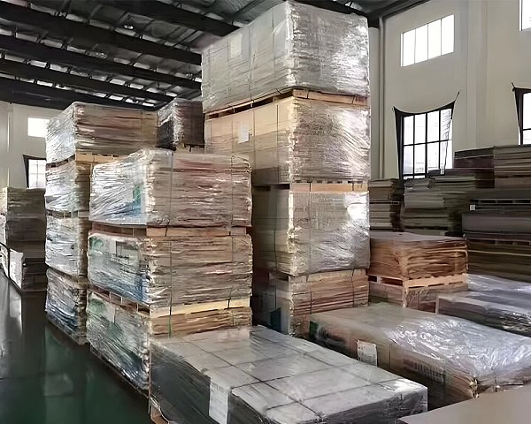 1736401557735855225636155392