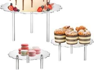 Acrylic cake stand, a sweet addition
