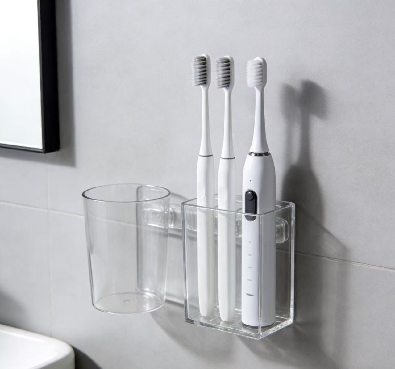 Drainage and antibacterial, acrylic toothbrush holder is super practical
