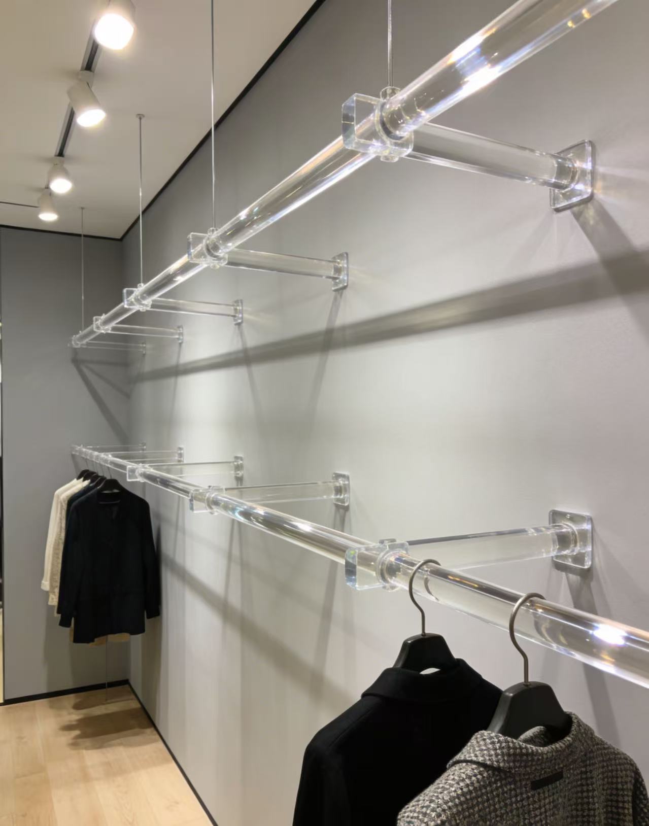 Acrylic Bars: A Powerful Tool for Creating Ambiance in Commercial Spaces