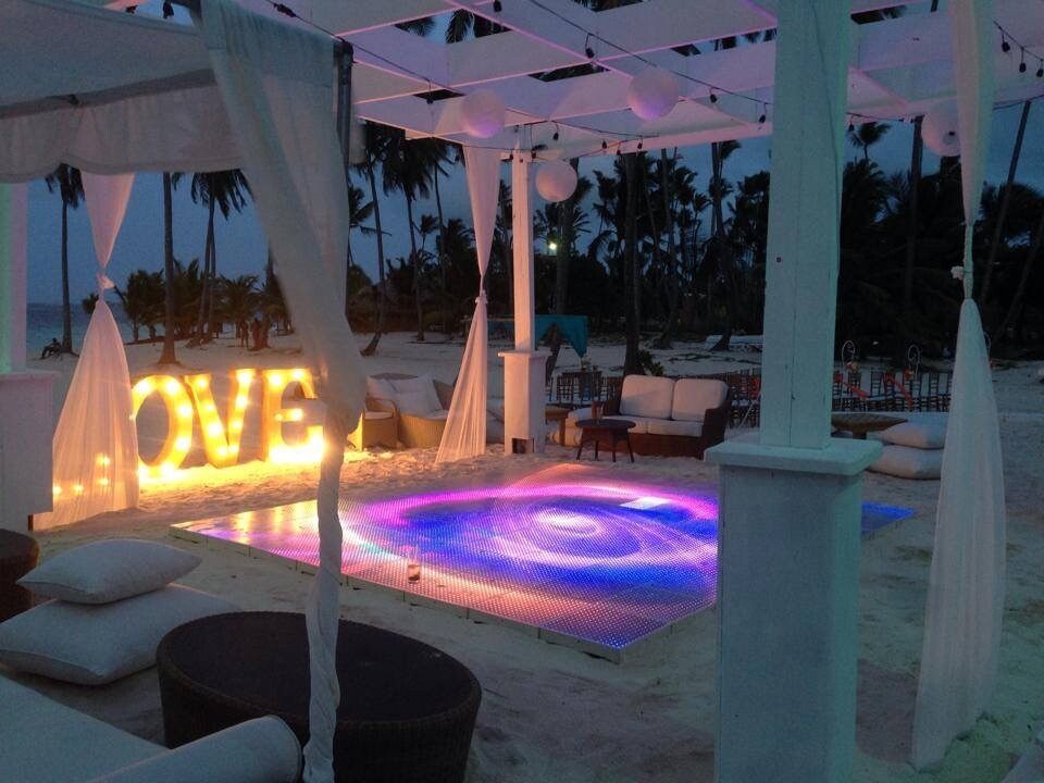 Pixel-led-dance-floor-sand-beach