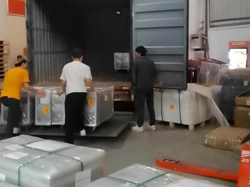 LED-dance-floor-loaded-and-shipped-1-1