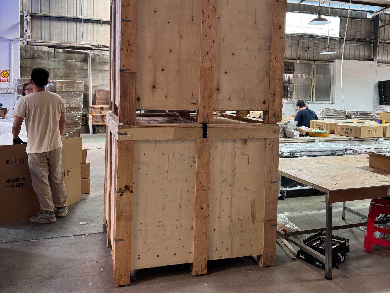 wooden-crate-packing