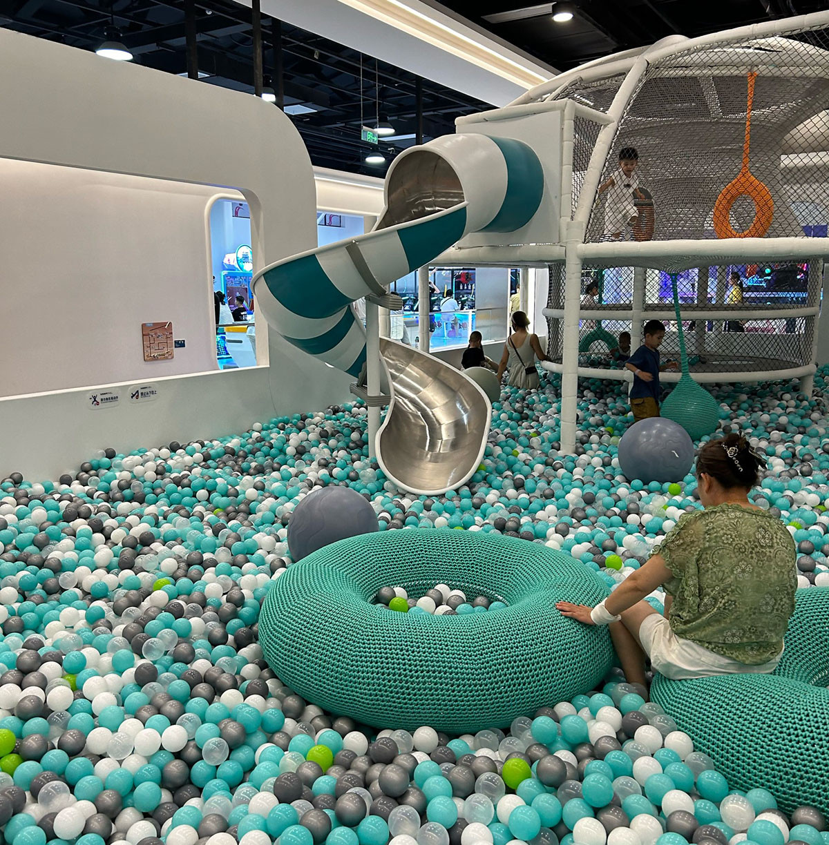 Xin Zhi Ma Family Fun Center (1) Xin Zhi Ma Family Fun Center (1)