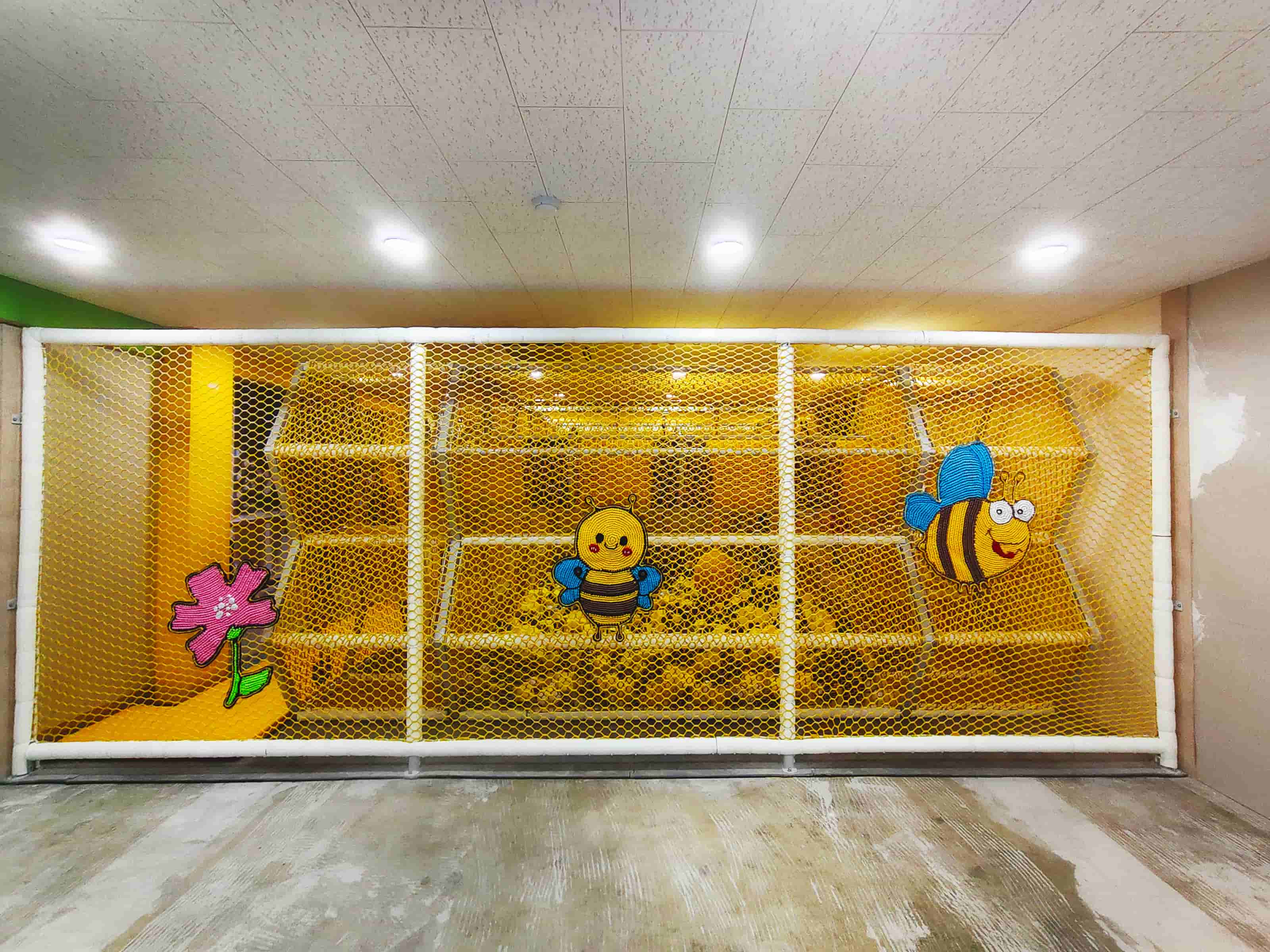 Soft Indoor Honeycomb Climbing Nets