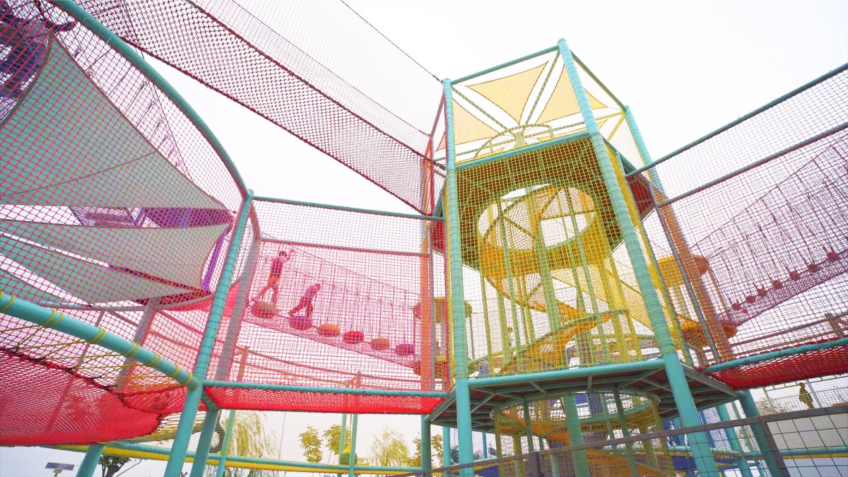 ropecube-multi-level-colorful-rope-net-climbing-tower ropecube-multi-level-colorful-rope-net-climbing-tower