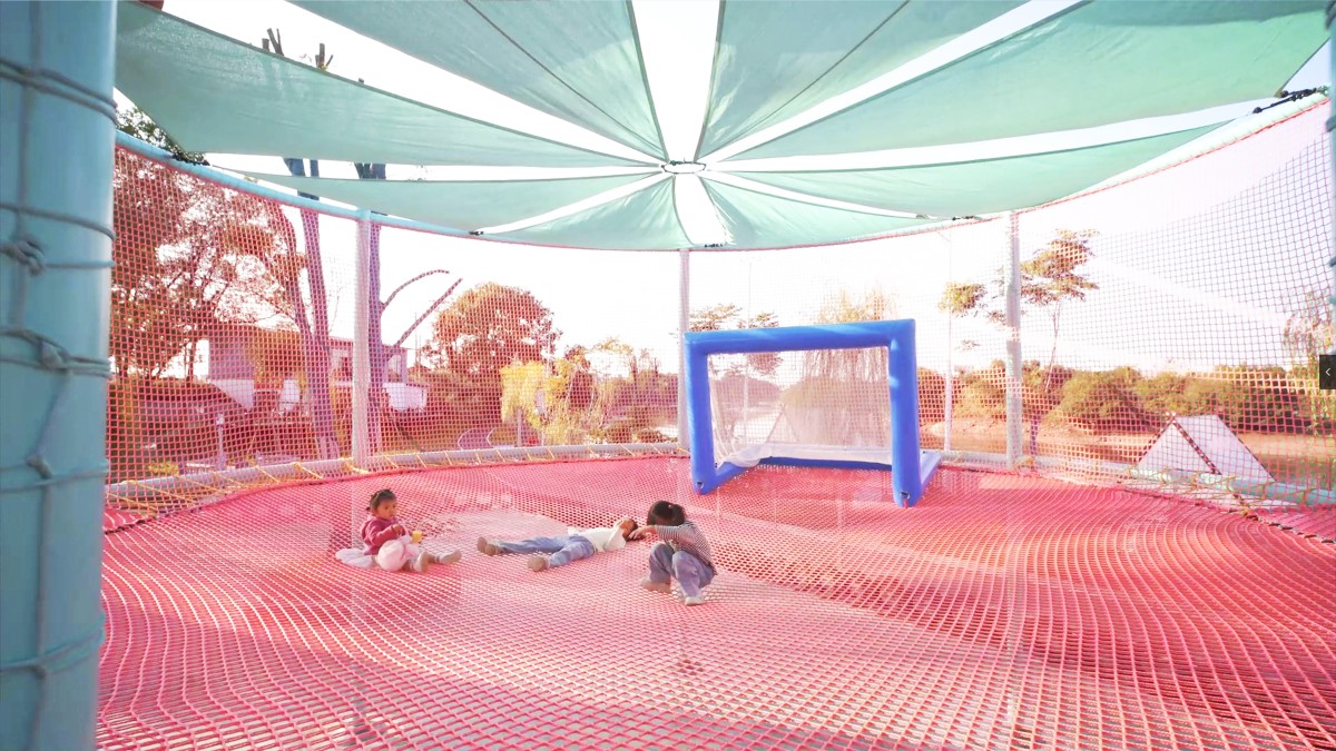 kids-playing-giant-bouncing-rope-net-unipark-playground kids-playing-giant-bouncing-rope-net-unipark-playground