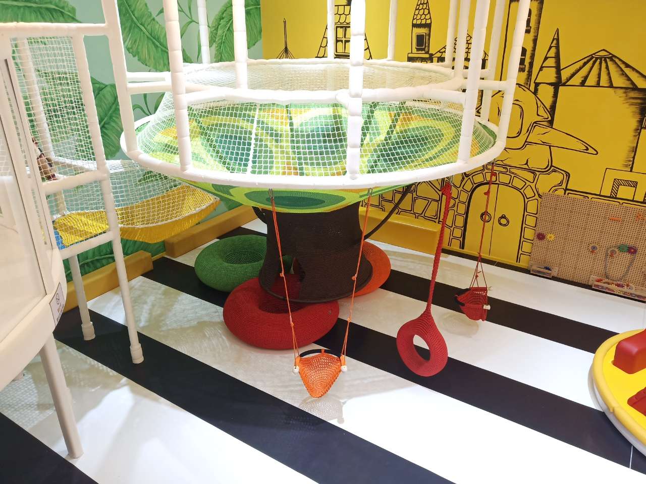 Rainbow Tree | Indoor Rope Net Playground