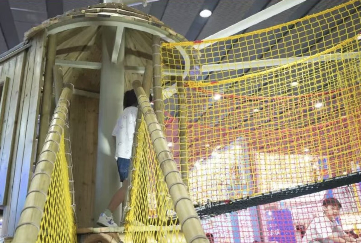 jungle-treehouse-rope-bridge-climbing-playground-equipment jungle-treehouse-rope-bridge-climbing-playground-equipment
