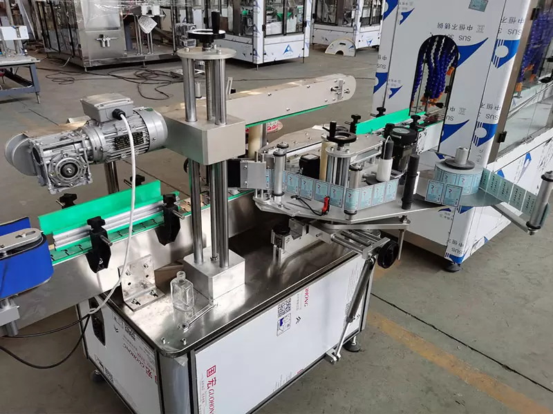 Self-Adhesive Labeling Machine