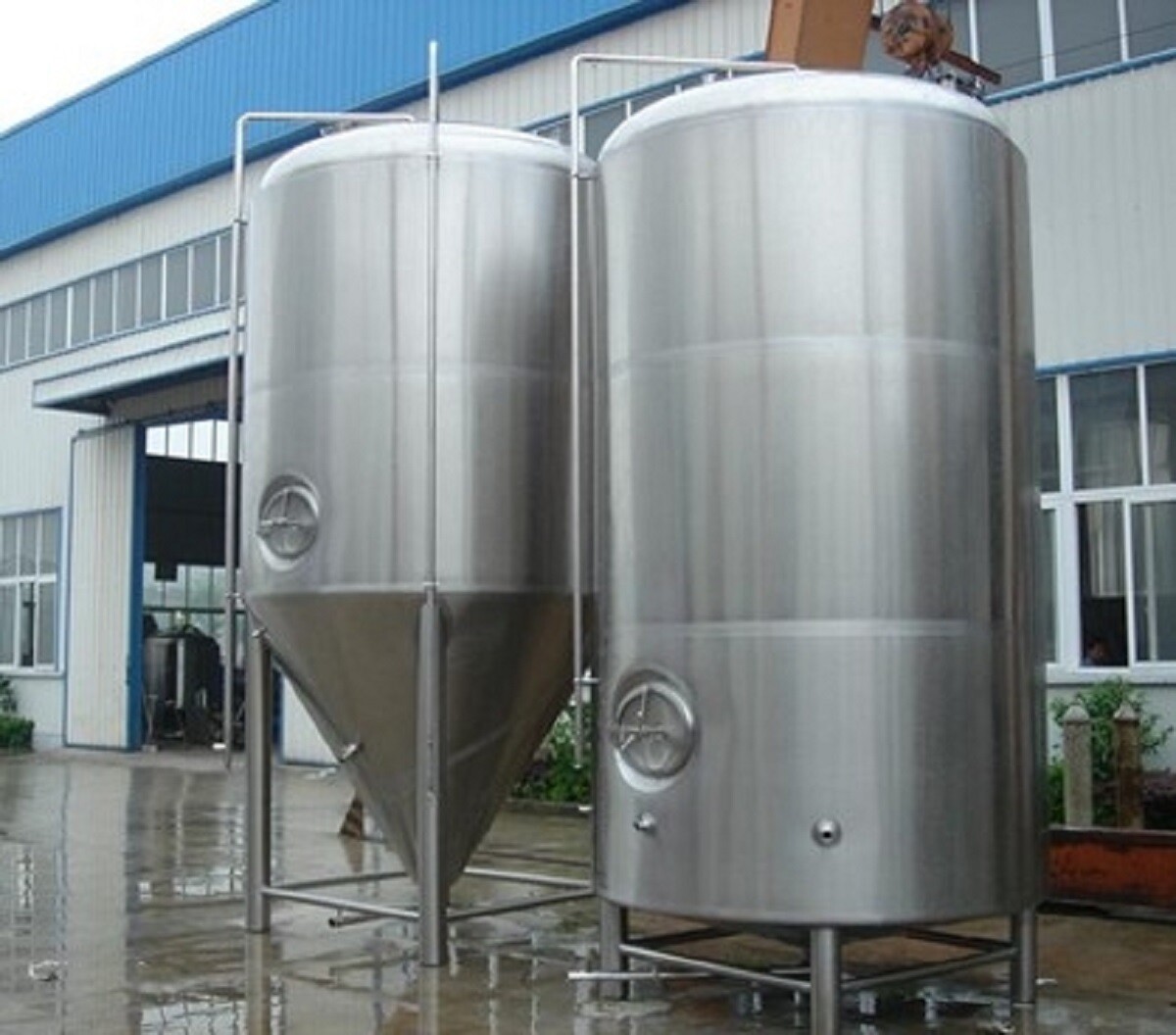 Stainless steel storage tank